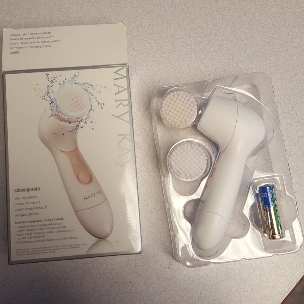 Mary Kay skinvigorate cleansing brush